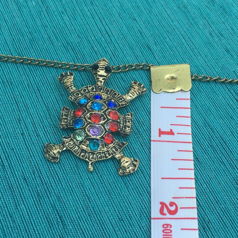 (T2) Turtle Necklace - Picture 3 of 4